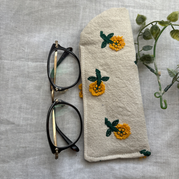 ハンドメイド♡メガネケース♡金沢リネン花の実刺繍生成り