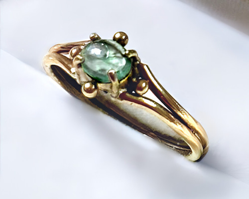 エメラルド アンティーク風リング オーバルカボション・カット 指輪