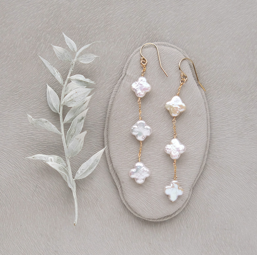 淡水パールのお花の3連ピアス／イヤリング