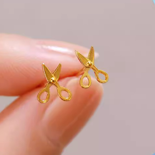 24金純金ピアスの破片4点セット。 7b1730d3760953a267614d630d9801