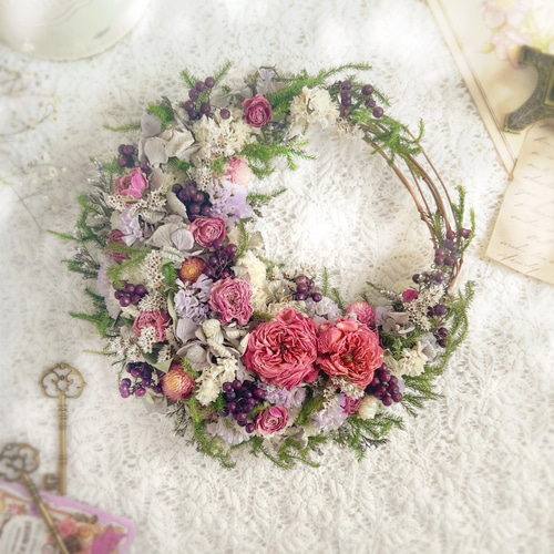 ♡ドライフラワー♡スモークツリーとクリスマスローズの三日月リース