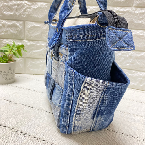 ハンドメイド　デニムリメイク　編み込みトートバッグ　ミディアムブルー デニムリメイク 編み込みトートバッグ ミディアムブルー トート