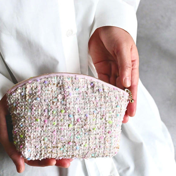 ジュエリーツイードのラウンドポーチ 3枚目の画像