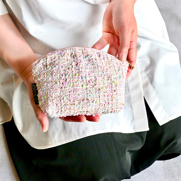 ジュエリーツイードのラウンドポーチ 1枚目の画像