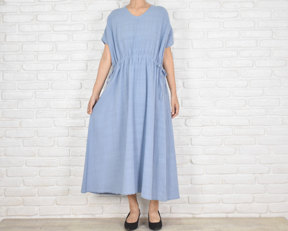 再販！ふわりと心地よい、コットン素材のリラックスVネックワンピース　ライトブルー