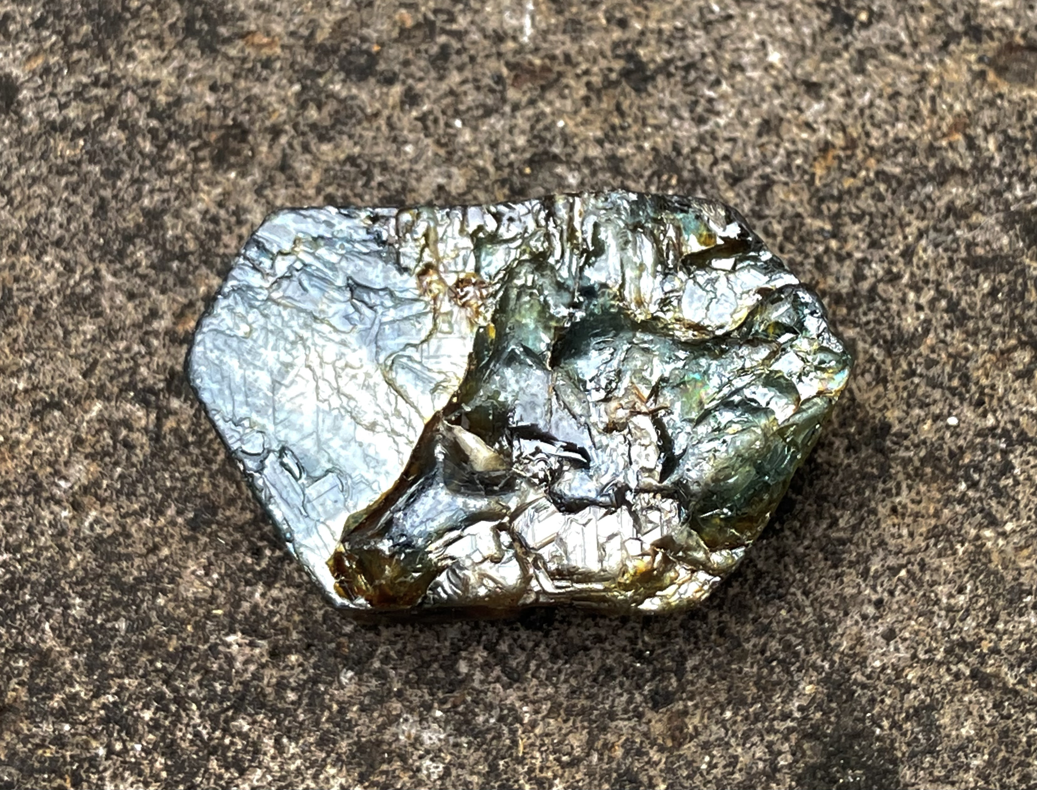 レア原石　バンカチャサファイア　コランダム原石