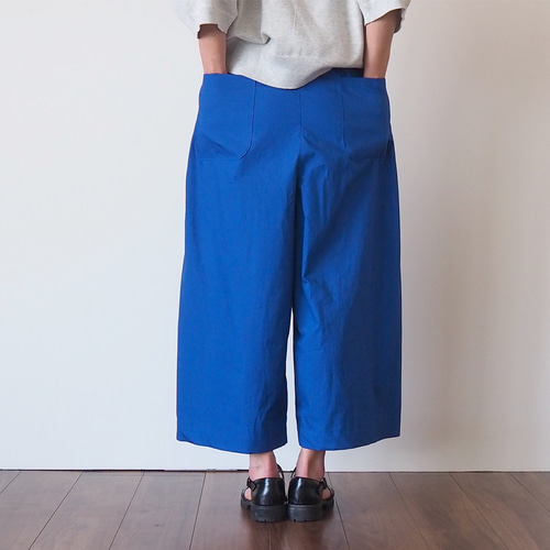 新色】大人の ワイドカラーパンツ（ビタミンブルー） キュロット