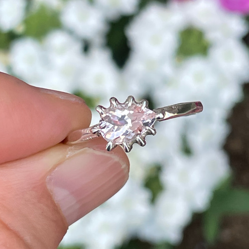 モルガナイト しずく 0.73ct フェミニンな爪留め シルバーSV925リング
