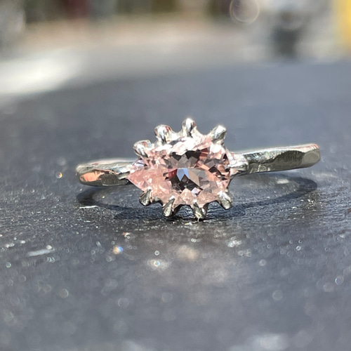モルガナイト しずく 0.73ct フェミニンな爪留め シルバーSV925リング