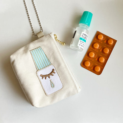 ミニミニ目薬！ポーチ【オフホワイト】 1枚目の画像