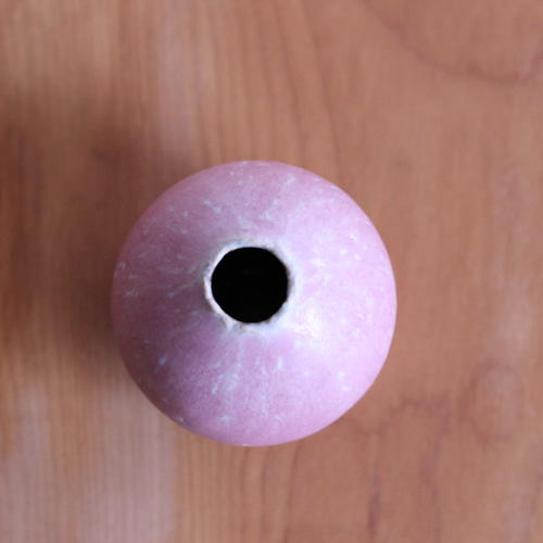 手描き花模様卵型花瓶 手描き花模様卵型花瓶 九谷焼き 手描き花模様の卵型花瓶 - 花瓶