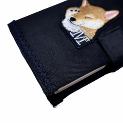 柴犬刺しゅう イニシャル入り　A6サイズ手帳カバー・ブックカバー・連絡帳ケース　取り外し可能ペンホルダー＆ノート付き 6枚目の画像
