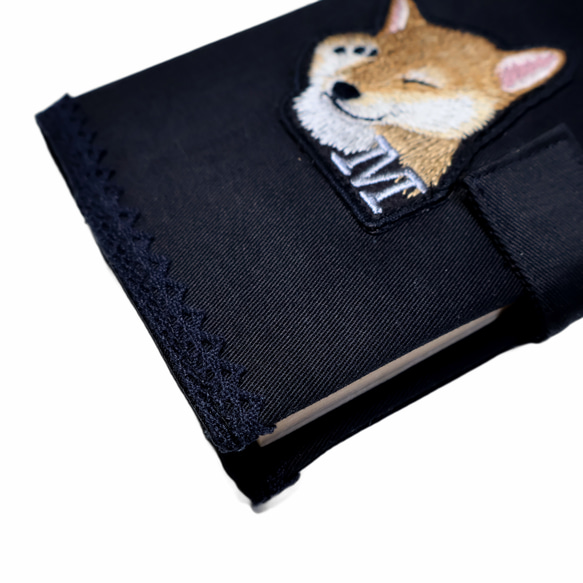 柴犬刺しゅう イニシャル入り　A6サイズ手帳カバー・ブックカバー・連絡帳ケース　取り外し可能ペンホルダー＆ノート付き 6枚目の画像
