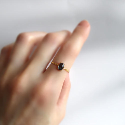 希少】6×4mm発色美「インディゴライトトルマリン」オーバルカボション