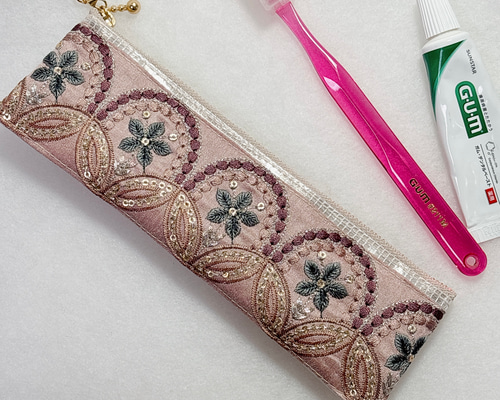 インド刺繍リボン　フラットポーチ　専用ページ インド刺繍リボンが主役の大人可愛いフラットポーチの作り方
