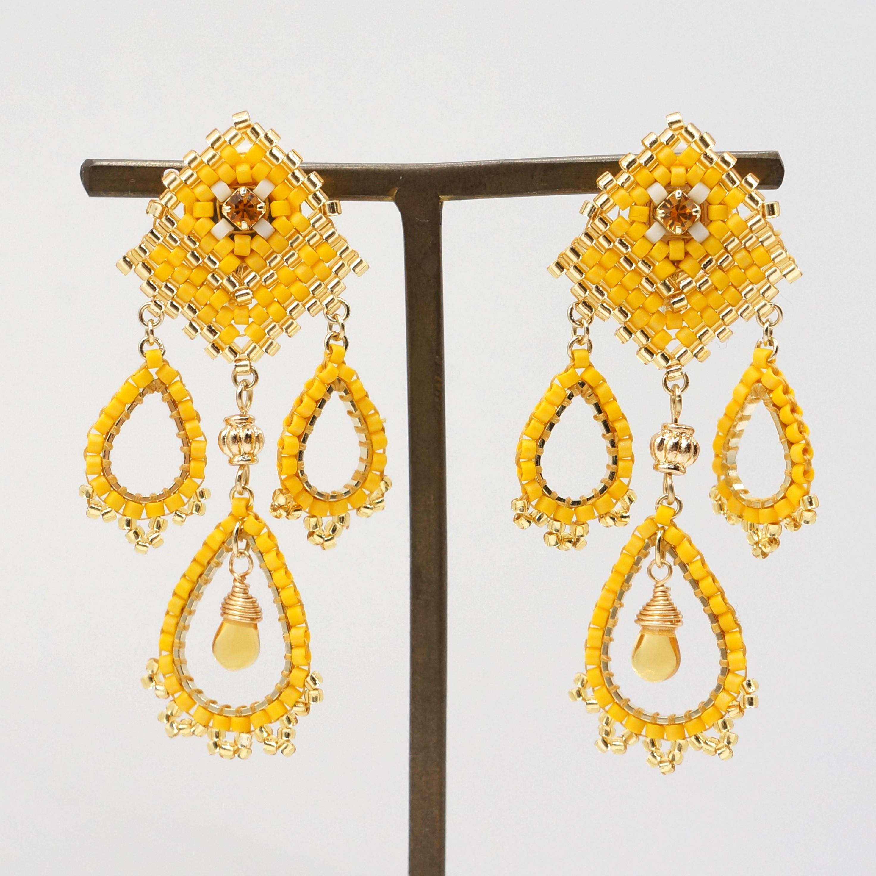 黄色×金　シャンデリア イヤリング