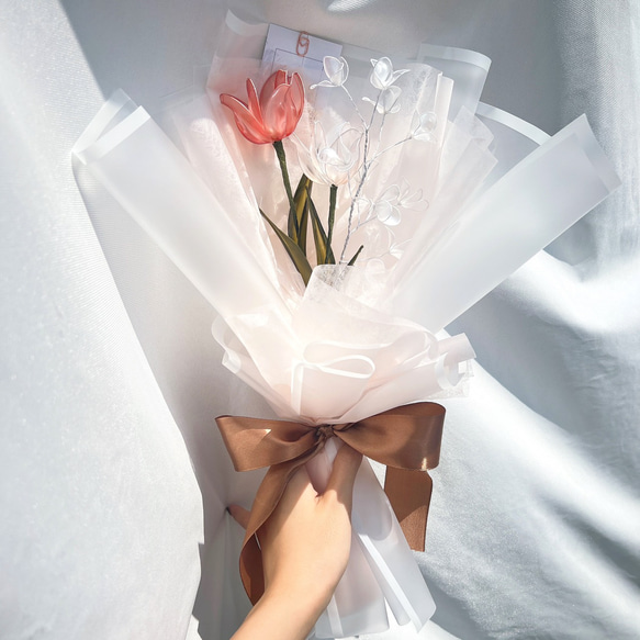 ホワイトチューリップとカスミソウのブーケ New!】ホワイトグリーンなかすみ草ブーケ＊ブラウン×白ラッピング選べ