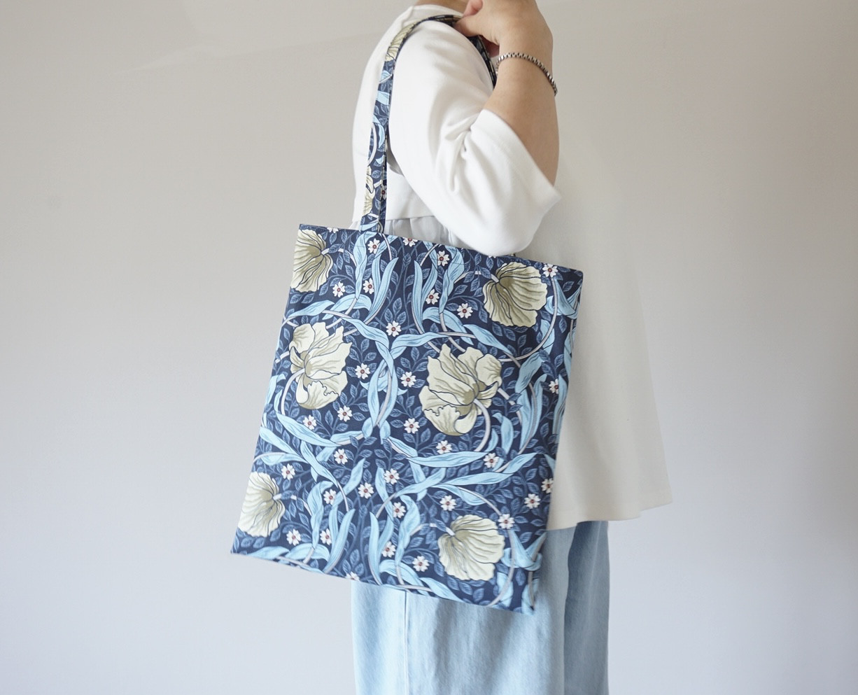 モリス&コー　ピンバーネル&フラワーズ アシンメトリーフリル　トートバッグ フロントフリルトートバッグ/Maison de FLEUR（メゾン ド