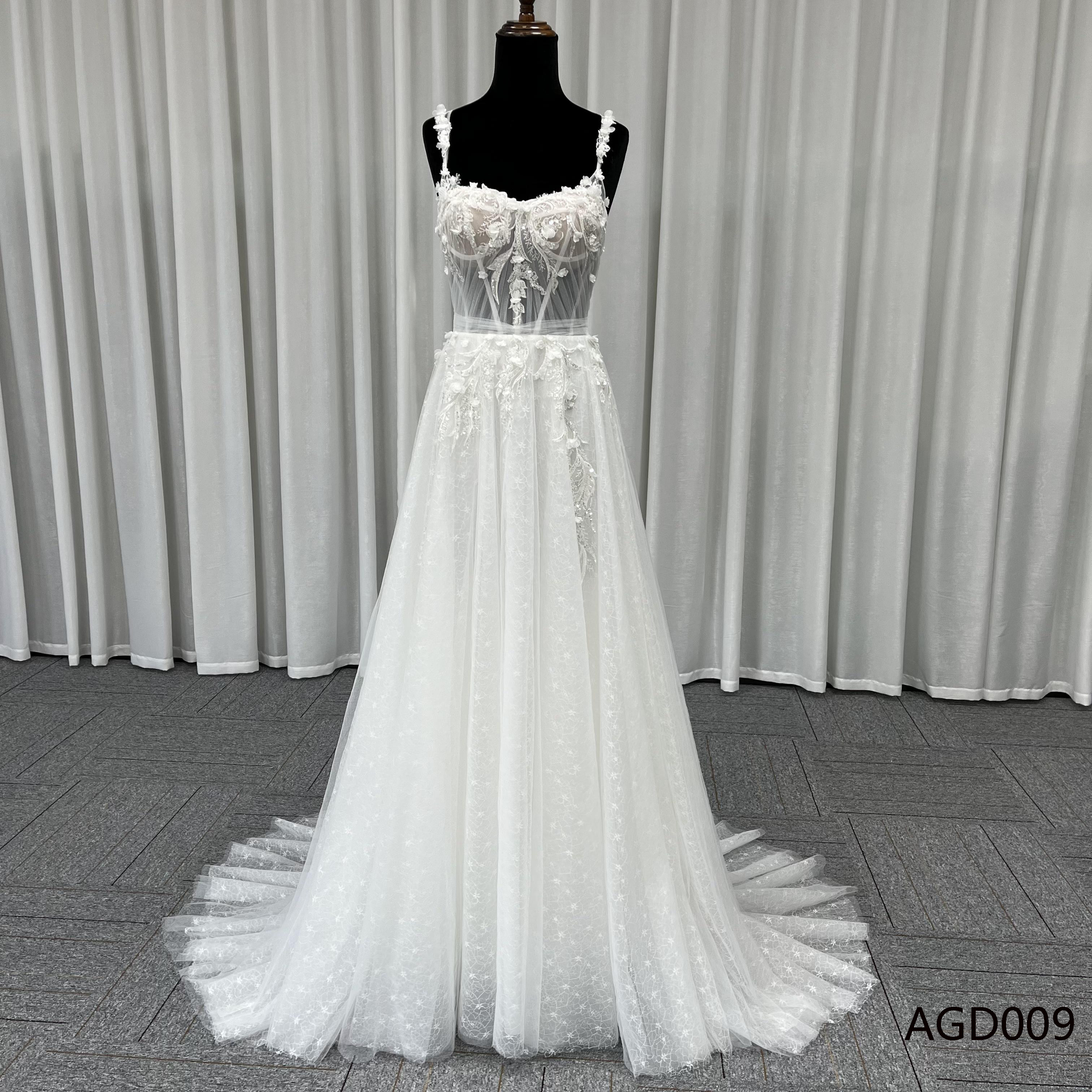 顧客満足度99％以上　柄あり　スクエアネック大人気　ホワイト　繊細なレース　サイズオーダー　2次会音楽会演奏会発表会など