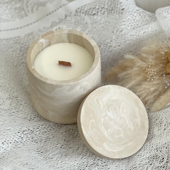 木芯アロマキャンドル ジェスモナイト〈ムスク&ローズウッドの香り