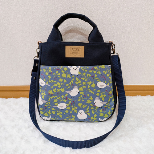 2140．大人可愛い シマエナガ柄の2wayショルダーバッグ マチあり