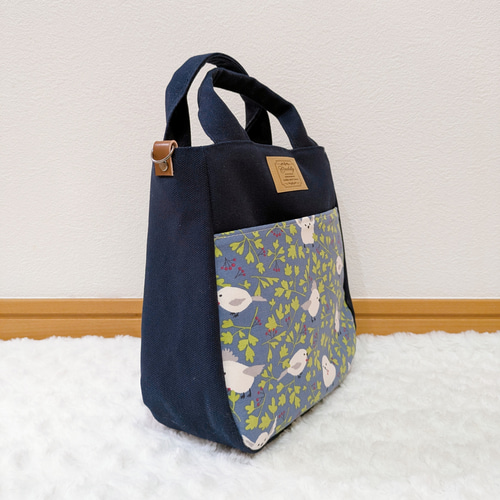 2140．大人可愛い シマエナガ柄の2wayショルダーバッグ マチあり