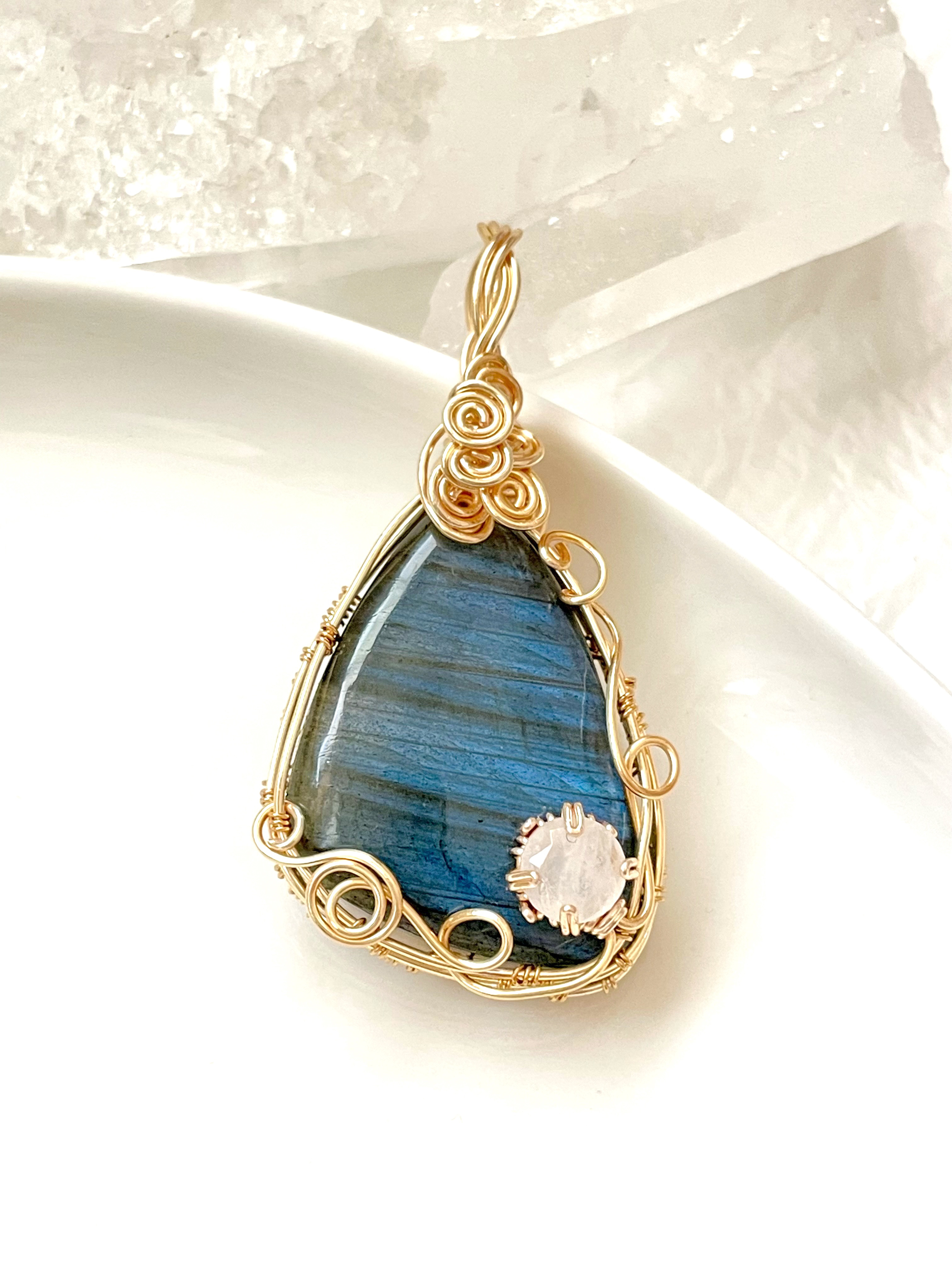 ラブラドライト　ペンダントトップ(天然石　天然石アクセサリー　ロイヤルブルーシラー　高品質　ワイヤーアクセサリー)