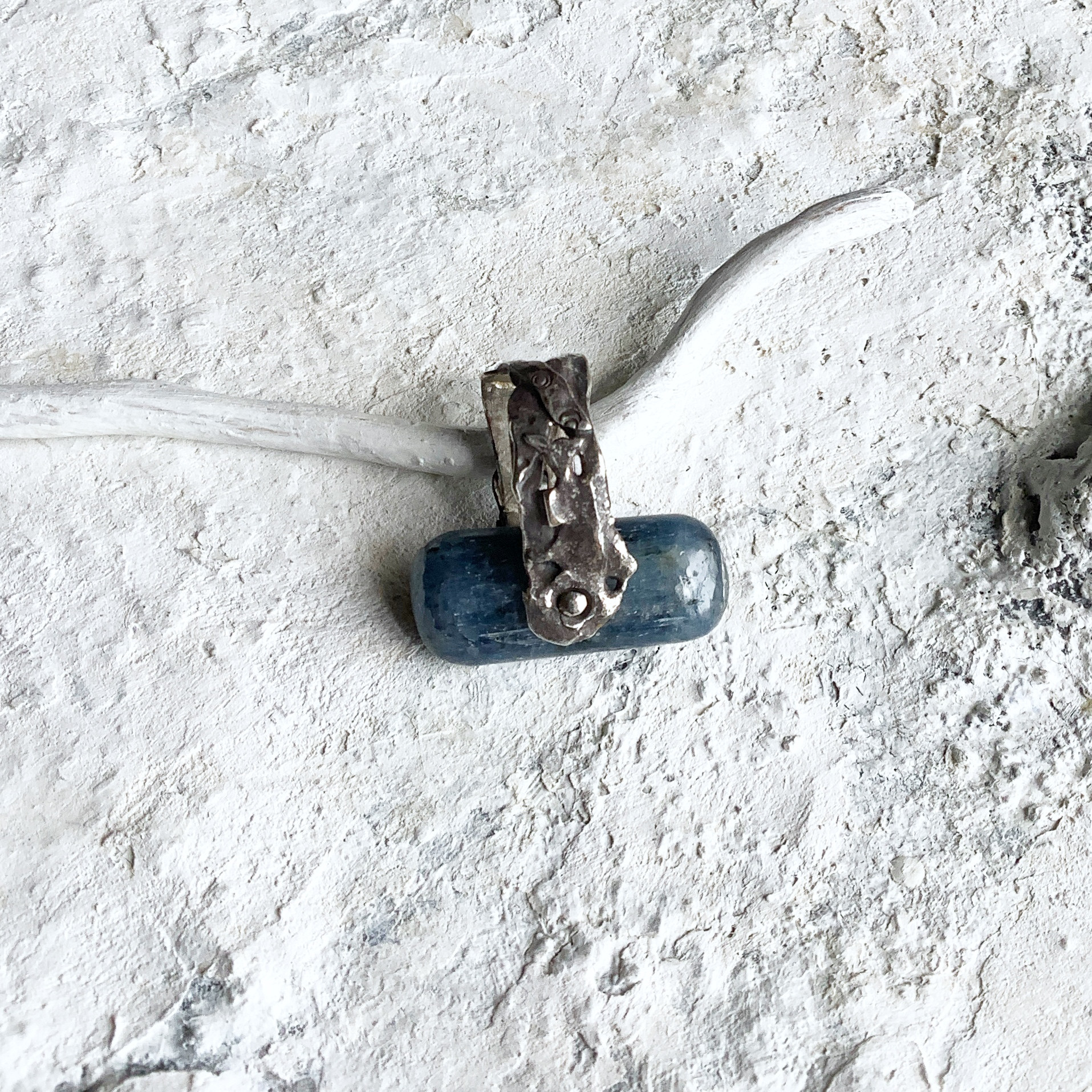 TTカイヤナイト　一粒ペンダント