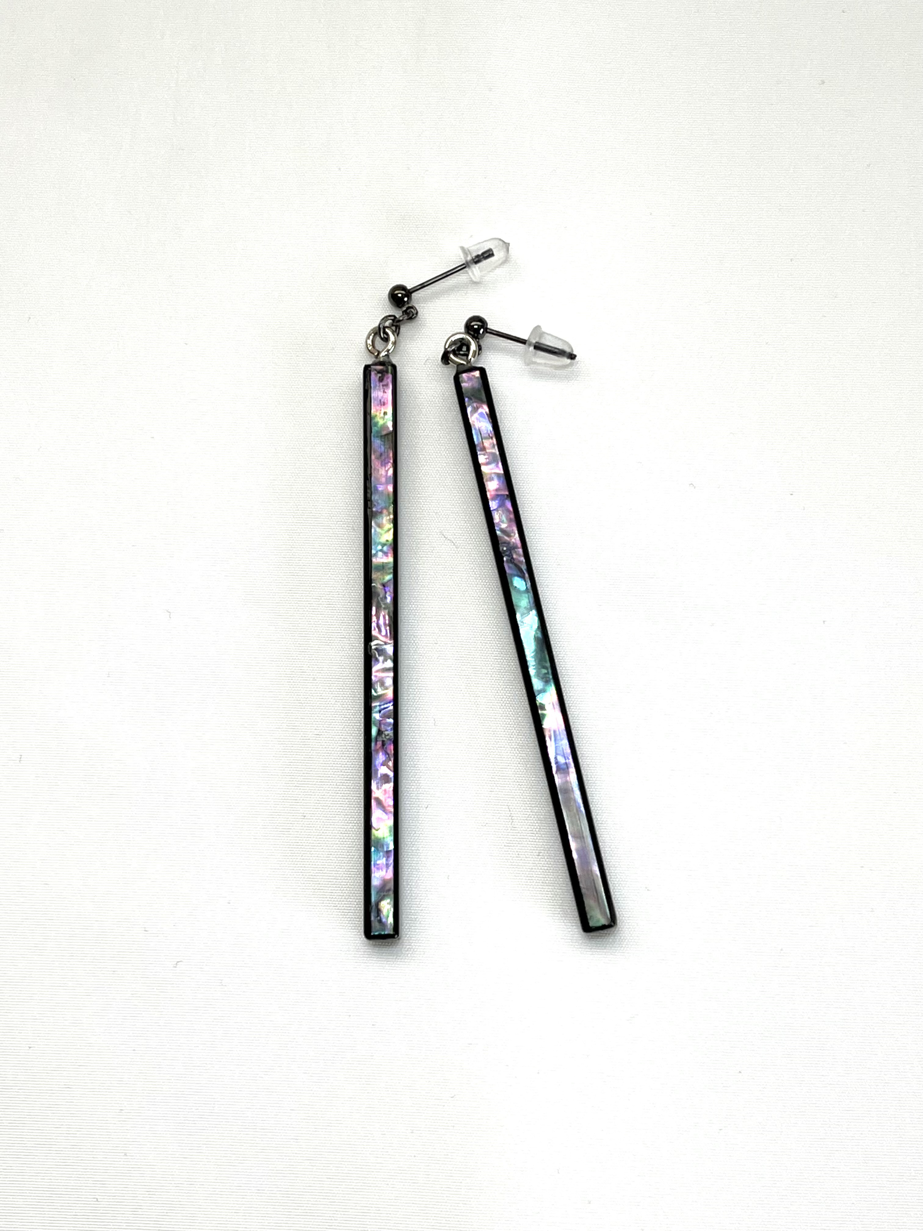 漆と貝の揺れる螺鈿ピアス7cm