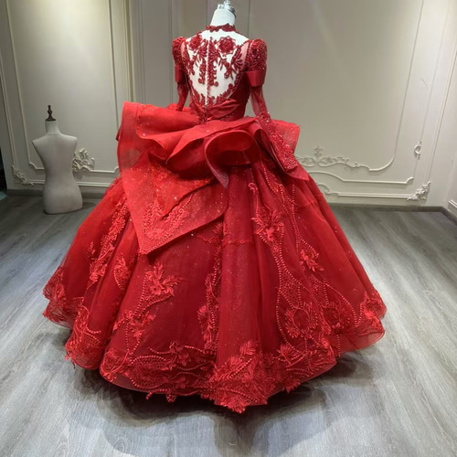 大人気！スクエアネック 赤 長袖 二の腕カバー ラッフルスカート