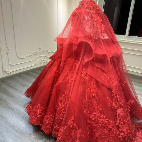 大人気！スクエアネック 赤 長袖 二の腕カバー ラッフルスカート