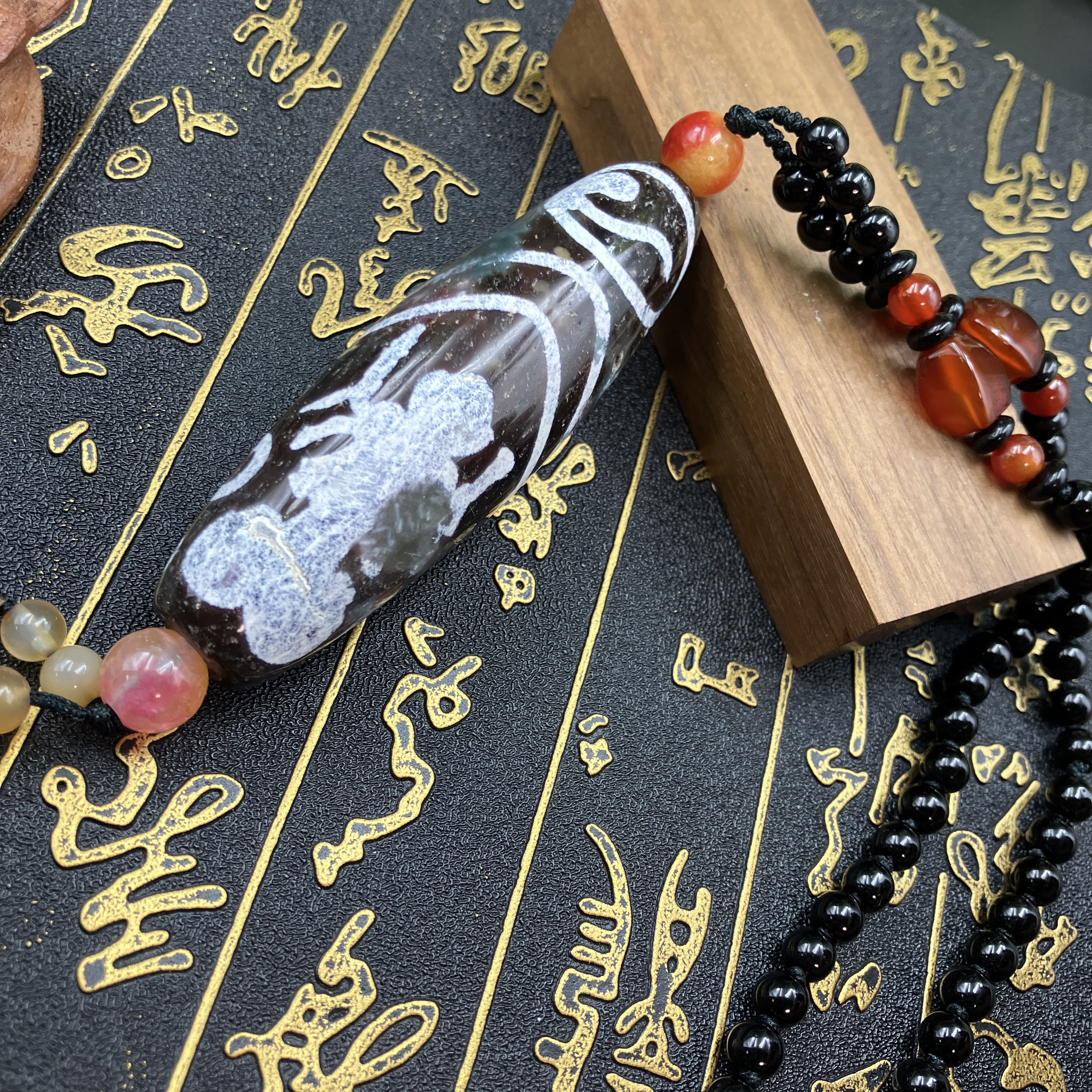 【象雄朱砂天珠】ネックレス 大黑天 星辰天珠 ★赤砂•綠砂