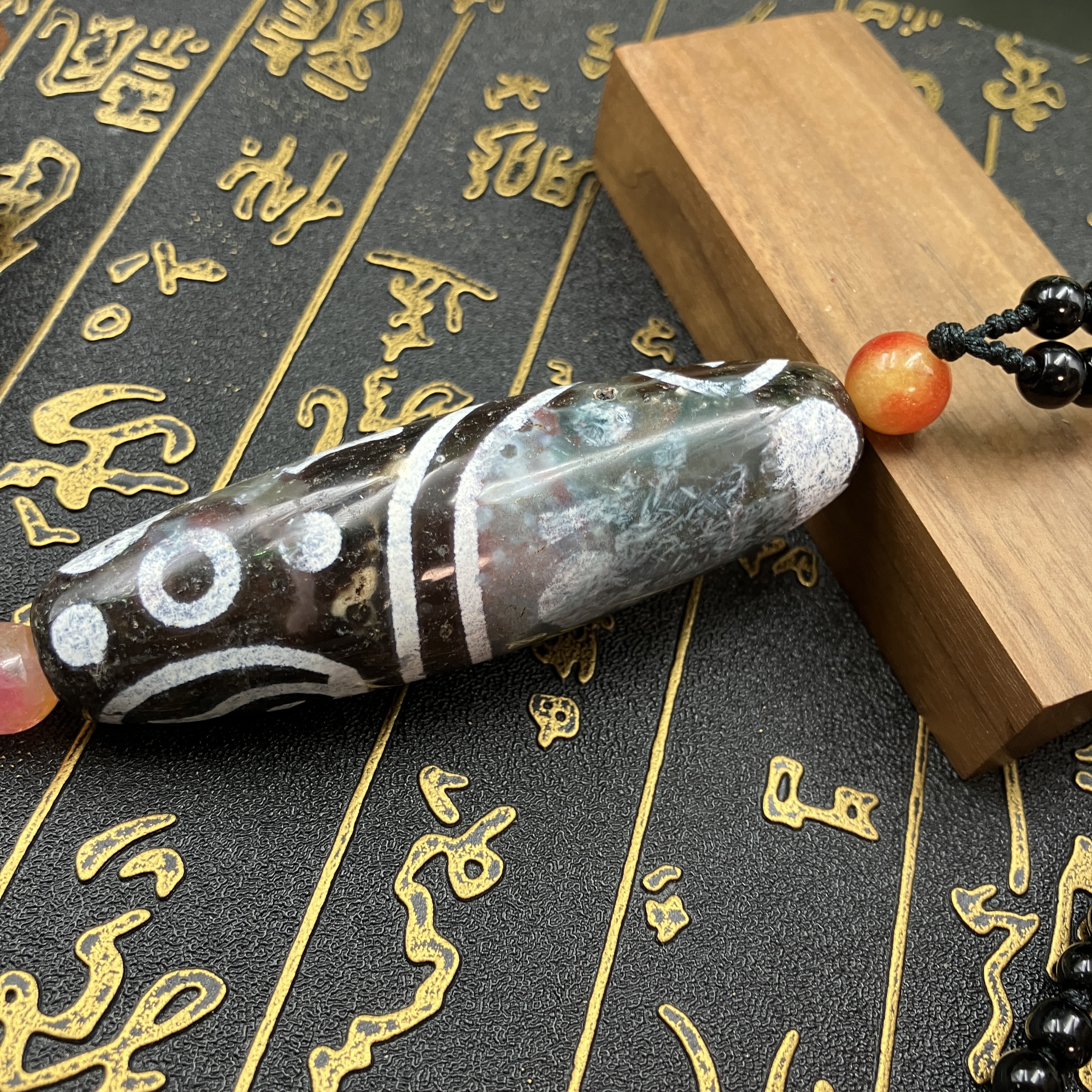 【象雄朱砂天珠】ネックレス 大黑天 星辰天珠 ★赤砂•綠砂