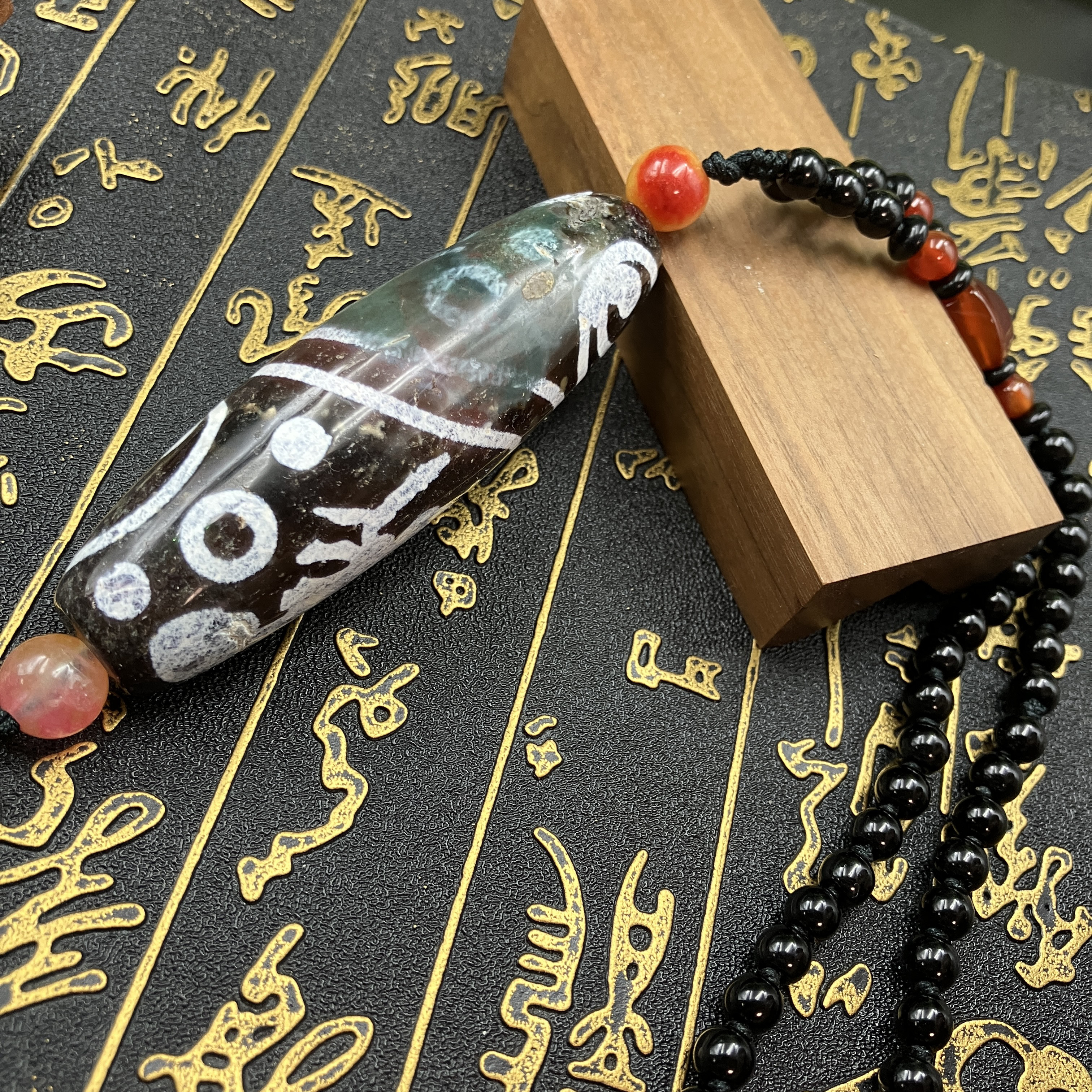 【象雄朱砂天珠】ネックレス 大黑天 星辰天珠 ★赤砂•綠砂