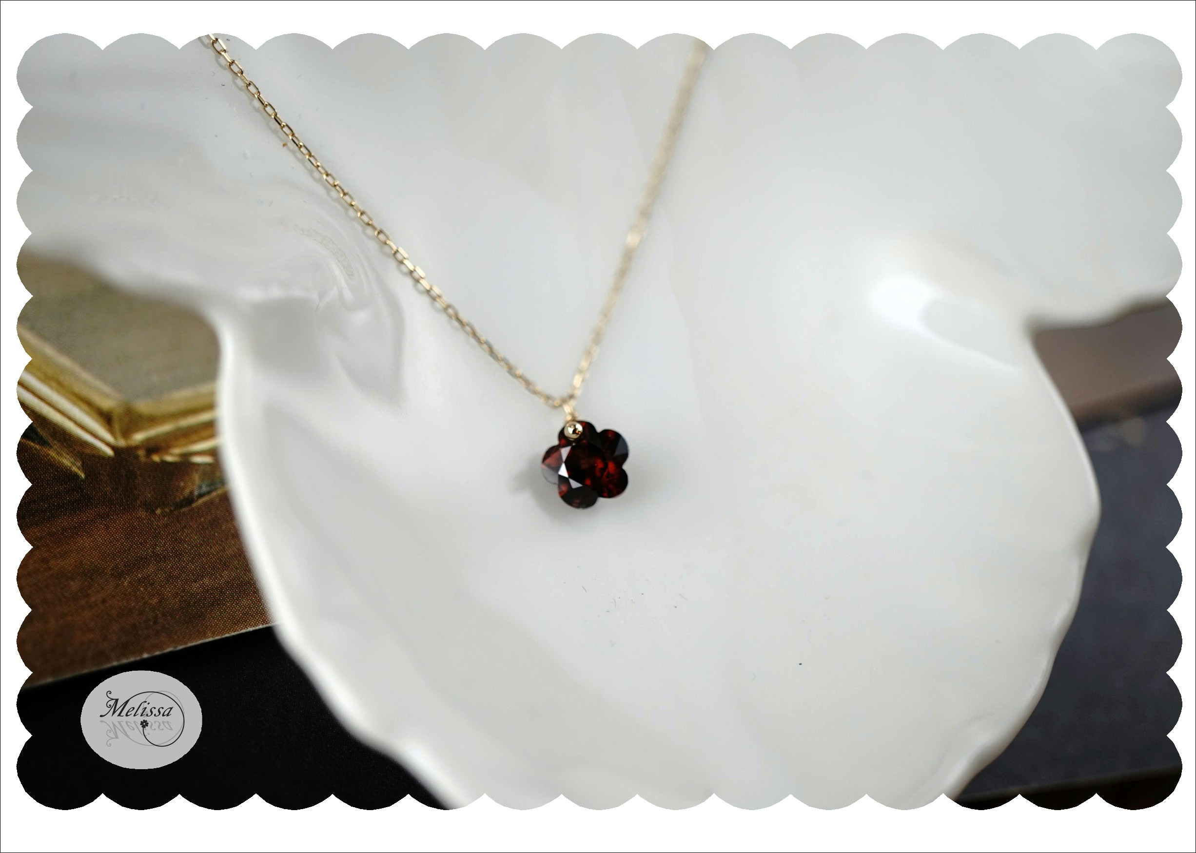 スモーキークォーツのフラワーカット10金ネックレス