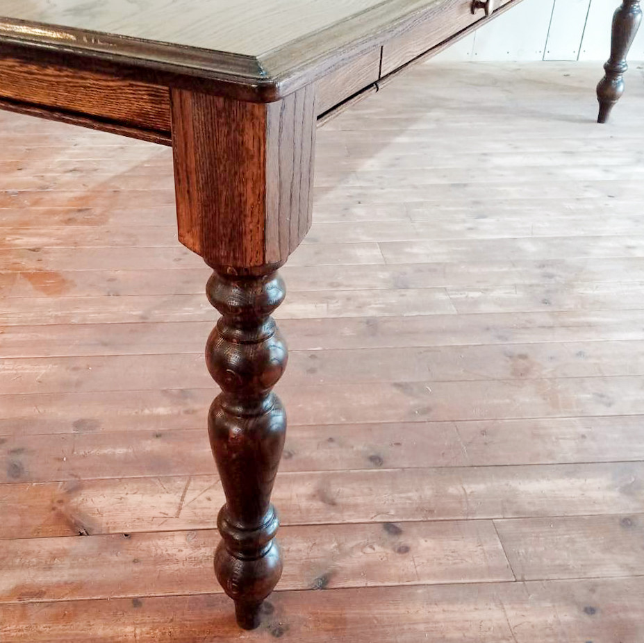 ホワイトオークダイニングテーブルcountry 輸入住宅向けターンドレッグテーブル アンティーク調ろくろ足