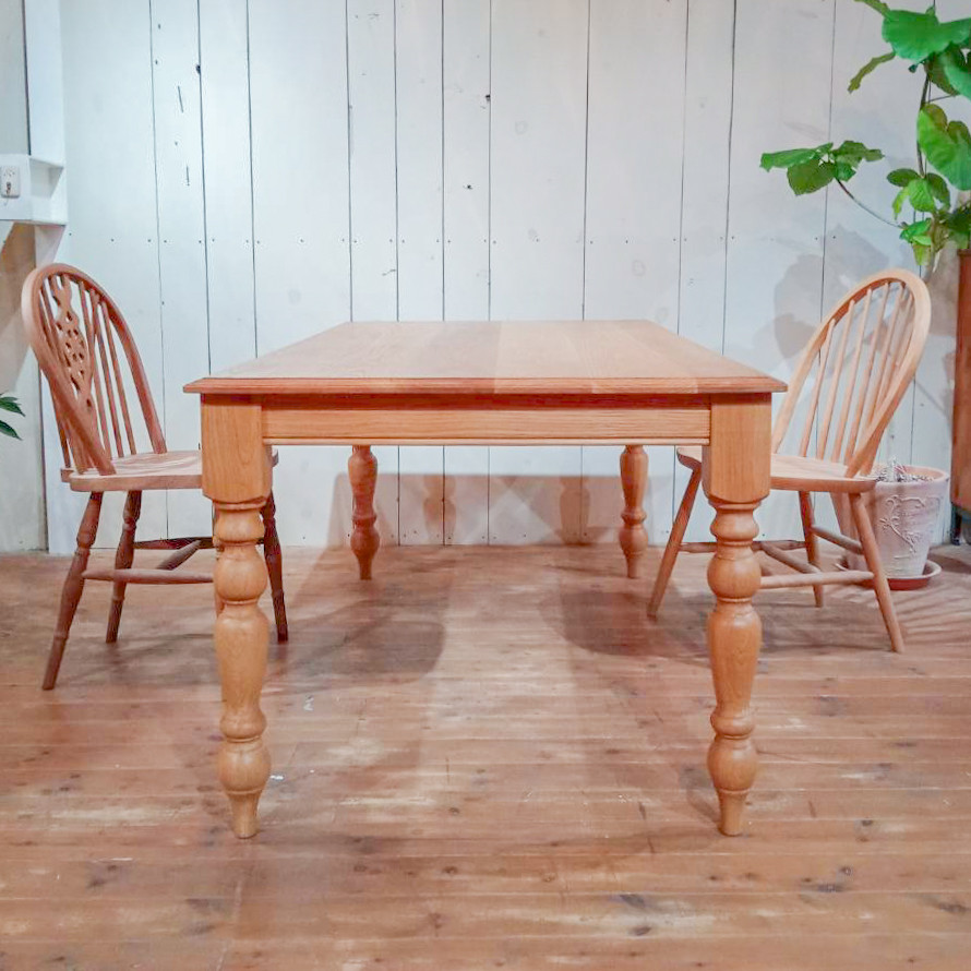 ホワイトオークダイニングテーブルcountry 輸入住宅向けターンドレッグテーブル アンティーク調ろくろ足