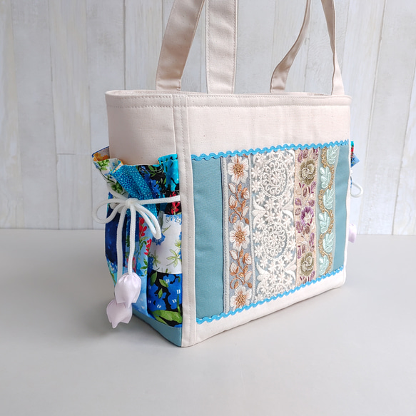 春夏のトートバッグ（生成＆ペールブルー）★パッチワークと刺繍リボン★【Creema限定2025】 9枚目の画像