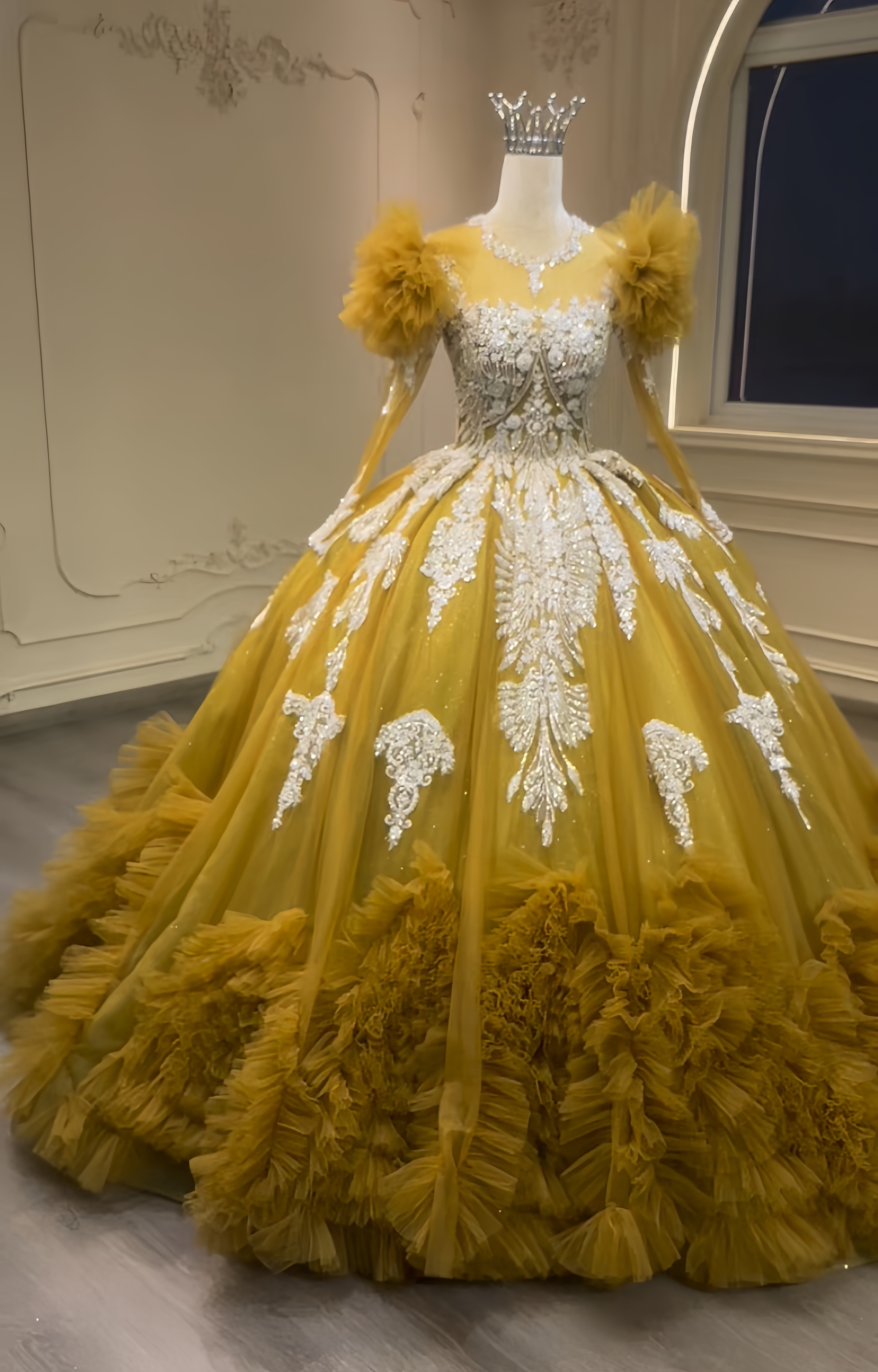 新着商品山吹色　カラードレス　美しいレース　ギャザースカート　長袖　シーズルー袖　パーティードレス　オーダー可能前撮り