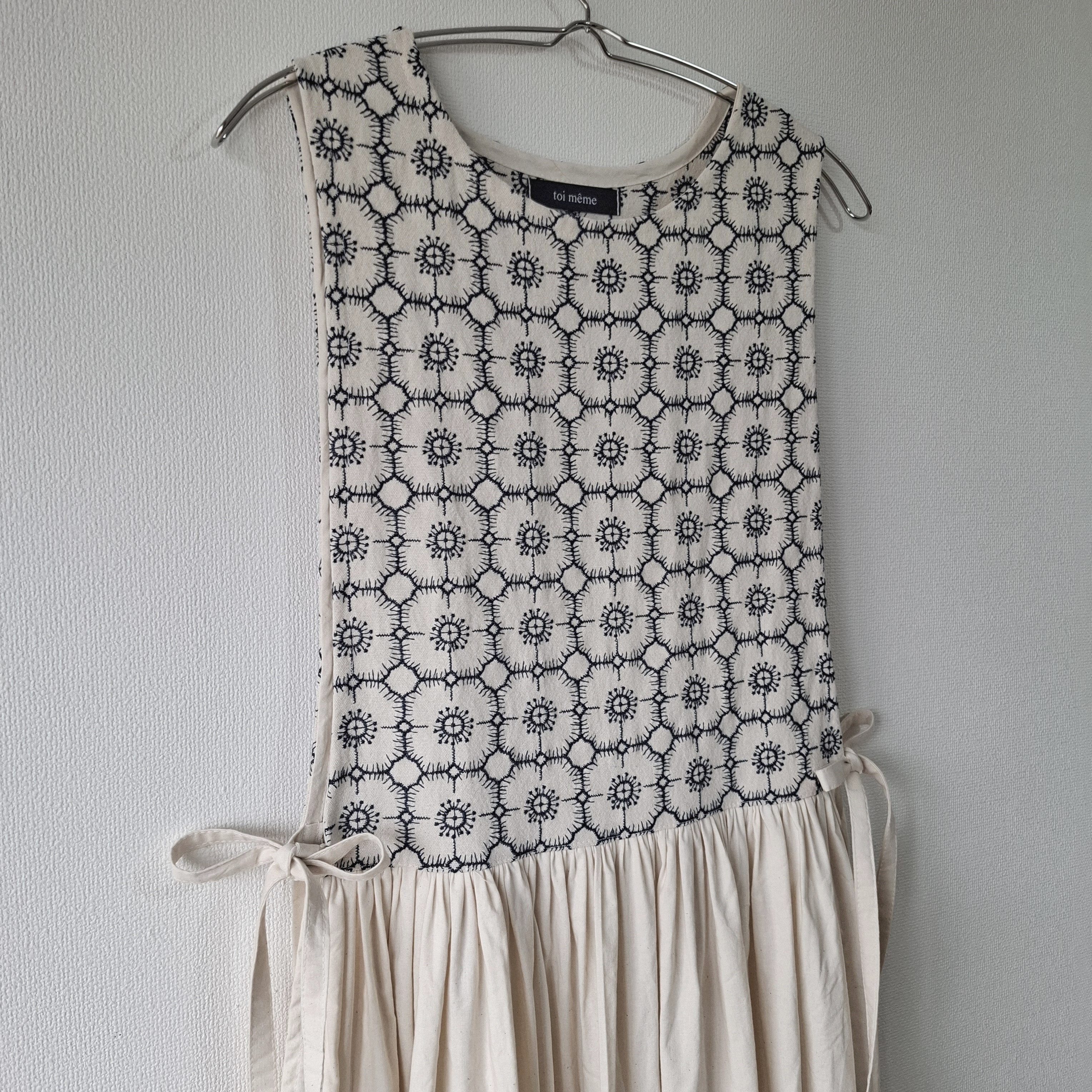 タイル調刺繍 タブリエワンピース