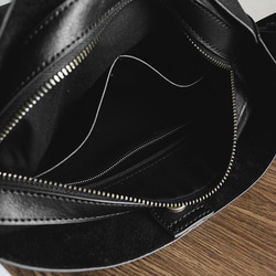 身軽シンプルな牛革ショルダーバッグ斜め掛け収納バッグ出会い　大容量カジュアルバッグ　ポーチ袋付き　男女兼用 5枚目の画像