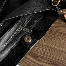 身軽シンプルな牛革ショルダーバッグ斜め掛け収納バッグ出会い　大容量カジュアルバッグ　ポーチ袋付き　男女兼用 4枚目の画像