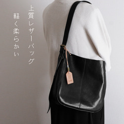 身軽シンプルな牛革ショルダーバッグ斜め掛け収納バッグ出会い　大容量カジュアルバッグ　ポーチ袋付き　男女兼用 10枚目の画像