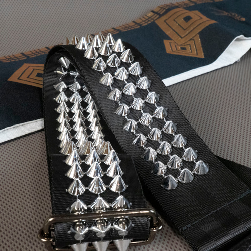 スタッズギターストラップ ブラック×シルバー 楽器・アクセサリ