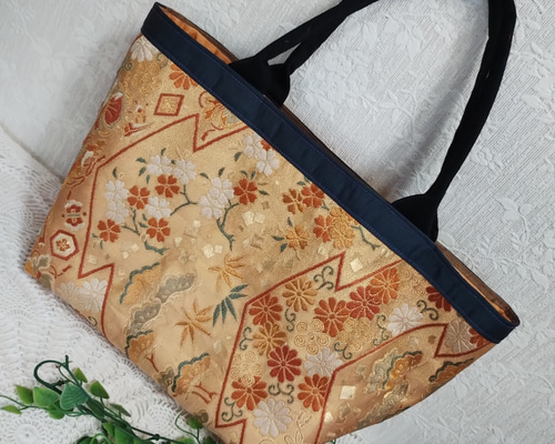 正絹帯リメイク☆横型大きめバッグ☆松／竹／菊☆金糸☆ハンドメイド