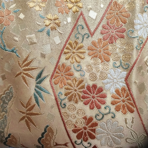 正絹帯リメイク☆横型大きめバッグ☆松／竹／菊☆金糸☆ハンドメイド