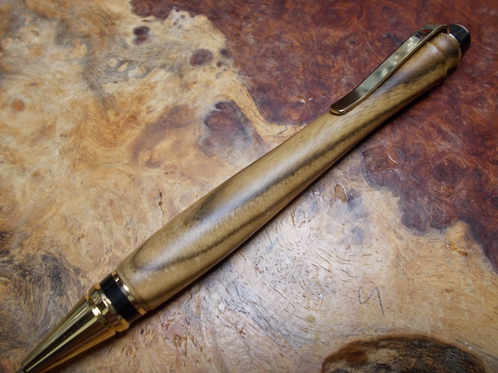 ターキッシュピスタチオ　ワンピースシガーのボールペン　　手作り品！