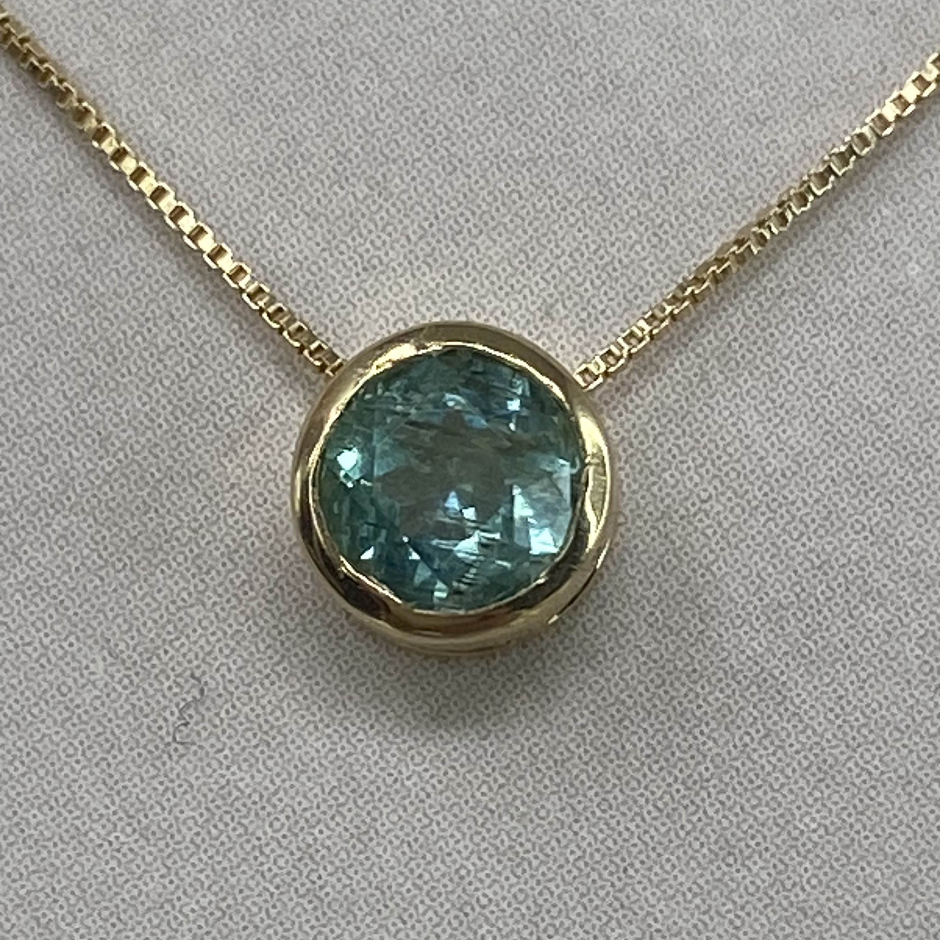 k18YG AU750 18金　天然エメラルド　0.27ct ペンダントネックレス　コロンビア産