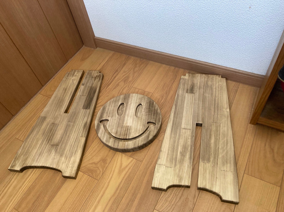 ニコちゃんのスツール　スマイリースツール 2枚目の画像