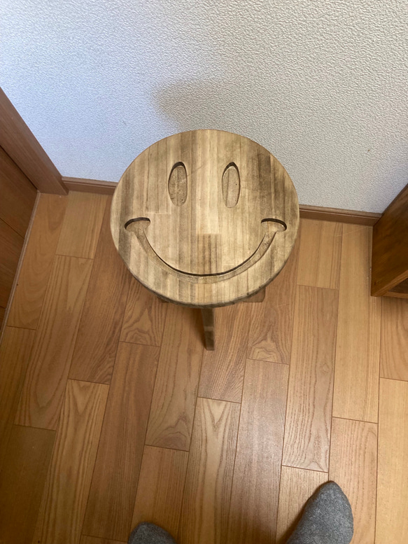 ニコちゃんのスツール　スマイリースツール 5枚目の画像